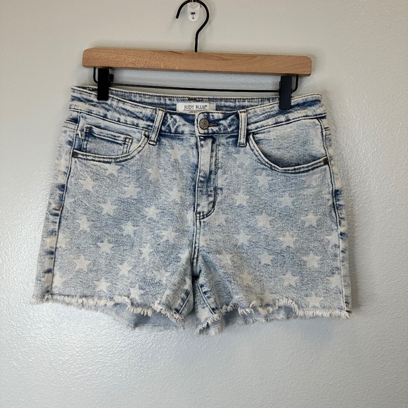 Judy Blue Mid Rise Star Patterned Acid Wash Denim Short size Large - Picture 1 of 6